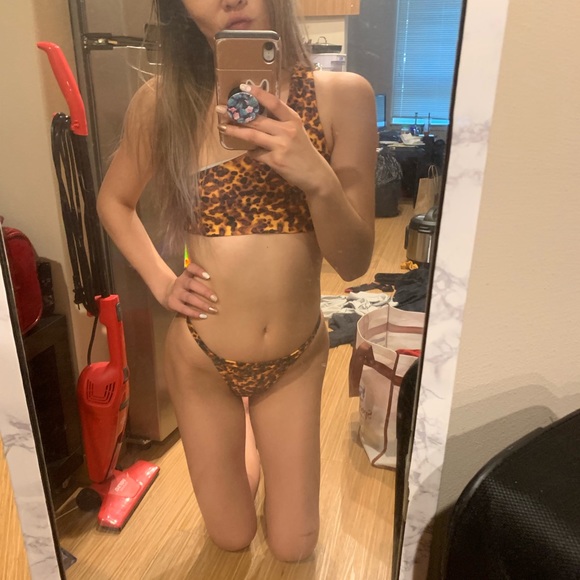 NWT Missguided One shoulder Cheetah Bikini Set - Picture 2 of 2